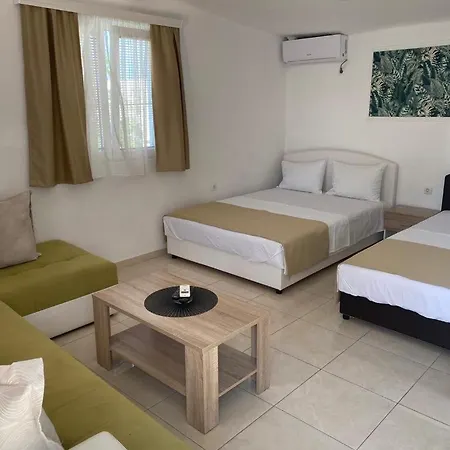 Apartments Vila Sara M Ulcinj Exterior photo