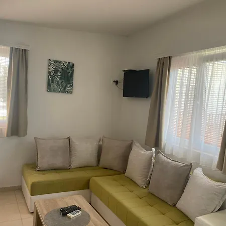 Apartments Vila Sara M Ulcinj Exterior photo