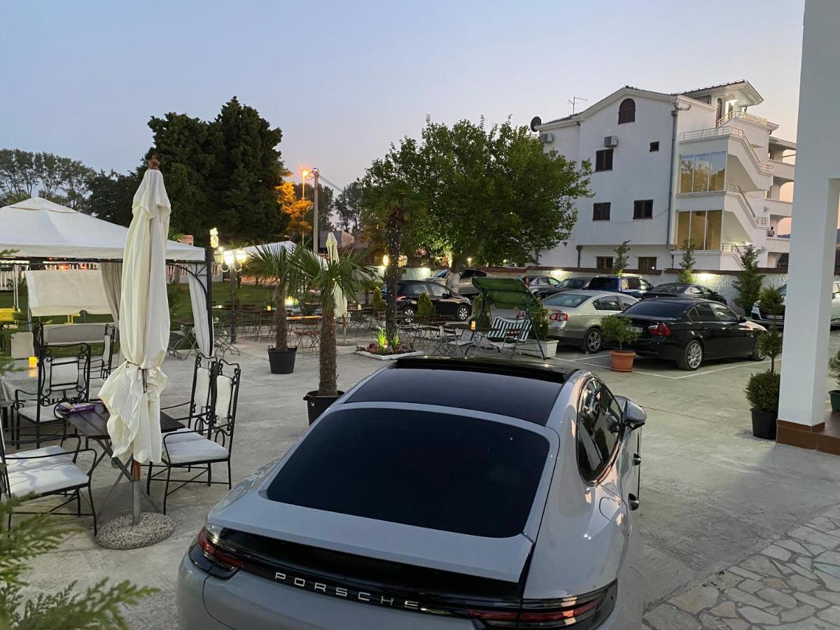Sara M * Ulcinj